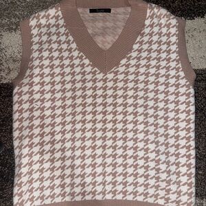 V-Neck Sweater Vest - Tan and White Houndstooth